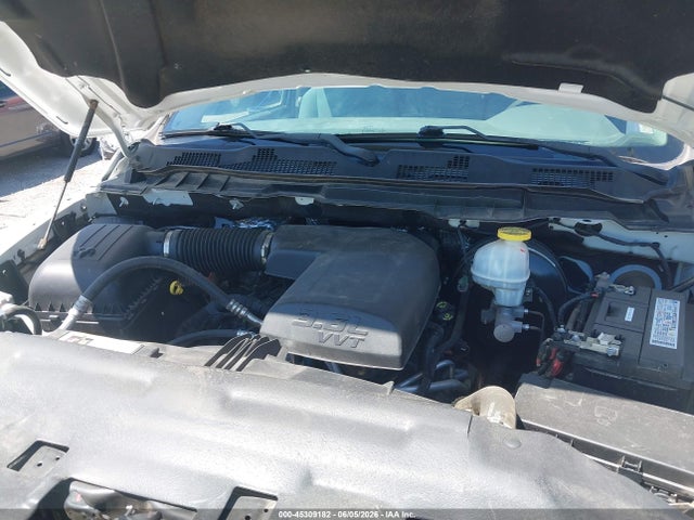 45309182 :رقم المزاد ، 3C6JR6DG9KG570850 vin ، 2019 Ram 1500 Classic Tradesman  4x2 8' Box مزاد بيع