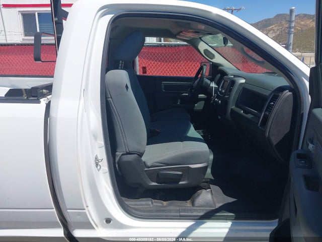 45309182 :رقم المزاد ، 3C6JR6DG9KG570850 vin ، 2019 Ram 1500 Classic Tradesman  4x2 8' Box مزاد بيع