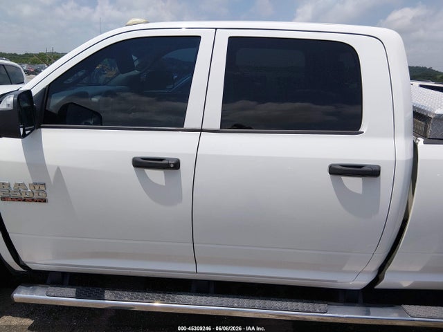 45309246 :رقم المزاد ، 3C6UR5HJXFG649897 vin ، 2015 Ram 2500 Tradesman مزاد بيع