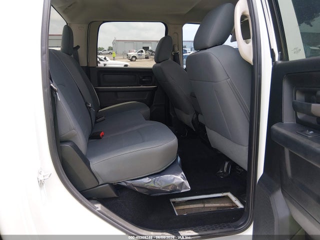 45309246 :رقم المزاد ، 3C6UR5HJXFG649897 vin ، 2015 Ram 2500 Tradesman مزاد بيع