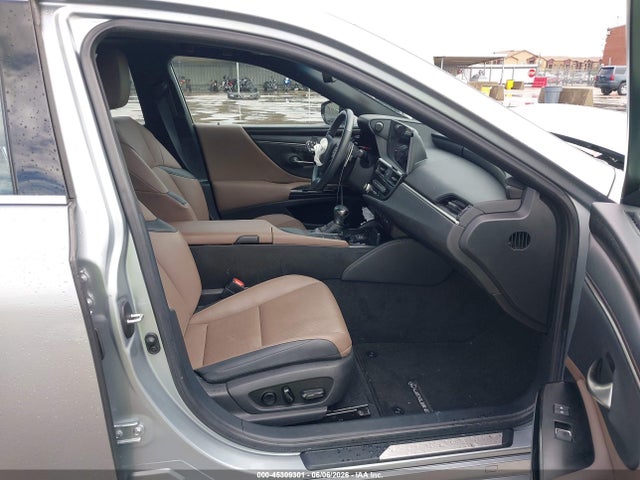 45309301 :رقم المزاد ، 58ADZ1B1XNU120699 vin ، 2022 Lexus Es 350 مزاد بيع