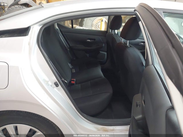 3N1AB8BV2MY270870 Nissan Sentra S Xtronic Cvt