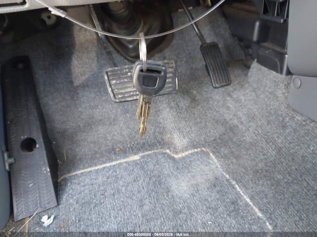 Auction sale of the 1998 Honda Cr-v Lx, vin: JHLRD284XWC008566, lot number: 45309355