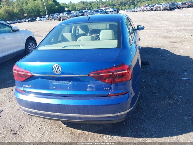 1VWAT7A38HC014989 Volkswagen Passat 1.8t S