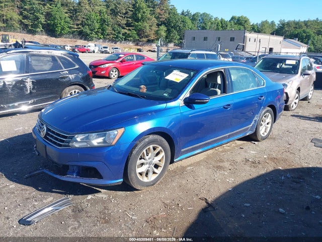 1VWAT7A38HC014989 Volkswagen Passat 1.8t S