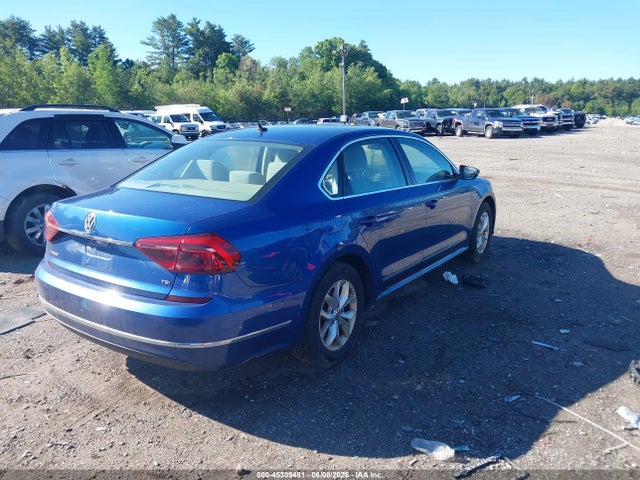 1VWAT7A38HC014989 Volkswagen Passat 1.8t S