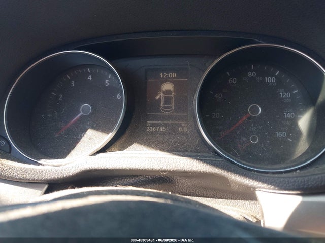 1VWAT7A38HC014989 Volkswagen Passat 1.8t S