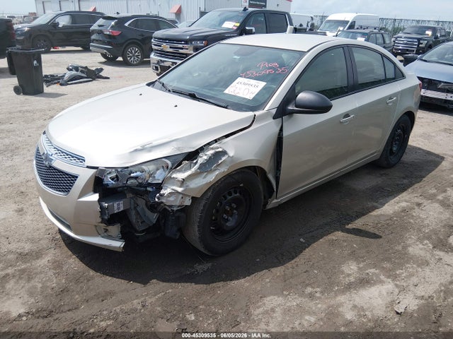 Chevrolet Cruze Ls Auto 2014 1G1PA5SH3E7354498 Image 2