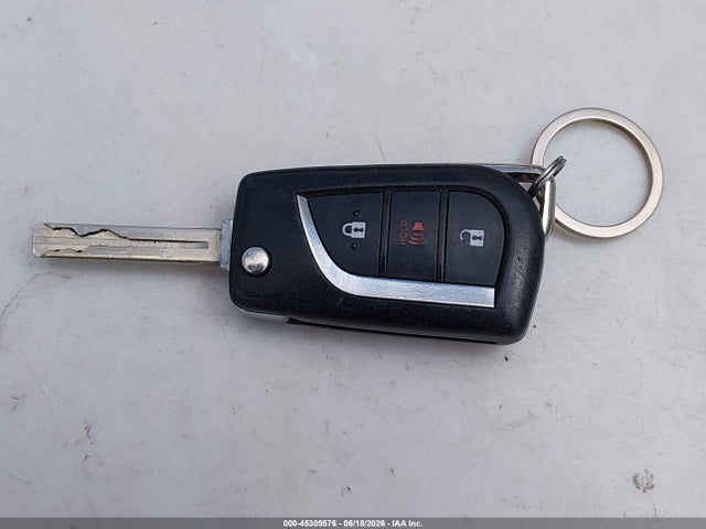 NMTKHMBXXJR023866 Toyota C-HR XLE