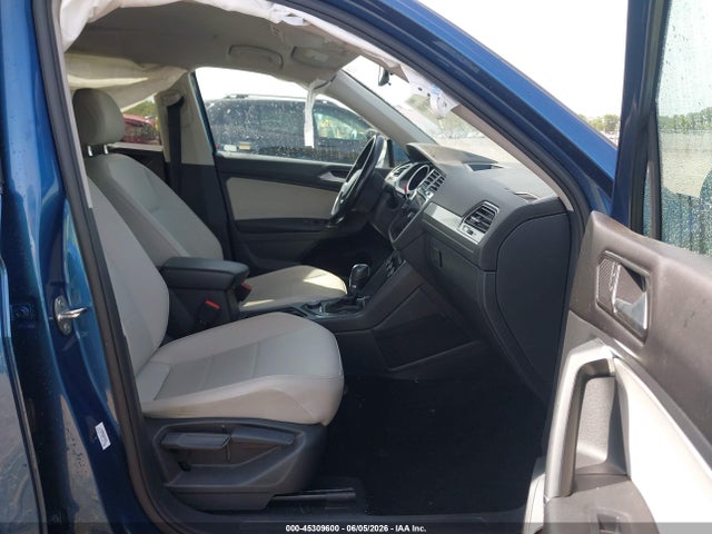 2018 Volkswagen Tiguan 2.0t Se/2.0t Sel მანქანა იყიდება აუქციონზე, vin: 3VV2B7AX0JM026444, აუქციონის ნომერი: 45309600