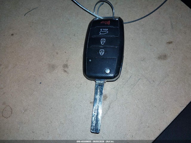 KIA Soul 2017 KNDJN2A29H7438438 Image 11