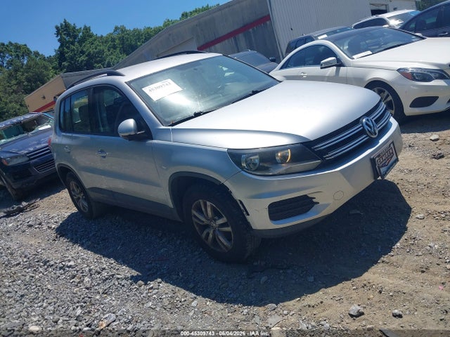 2015 Volkswagen Tiguan S მანქანა იყიდება აუქციონზე, vin: WVGAV7AX3FW524187, აუქციონის ნომერი: 45309743