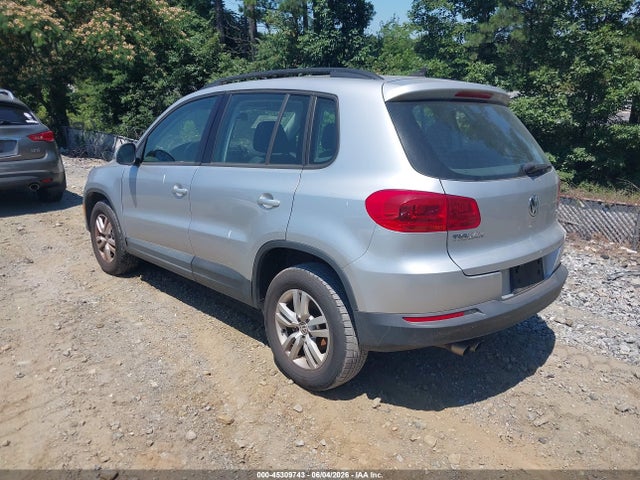 2015 Volkswagen Tiguan S მანქანა იყიდება აუქციონზე, vin: WVGAV7AX3FW524187, აუქციონის ნომერი: 45309743