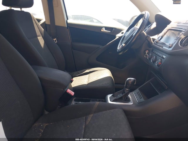 2015 Volkswagen Tiguan S მანქანა იყიდება აუქციონზე, vin: WVGAV7AX3FW524187, აუქციონის ნომერი: 45309743