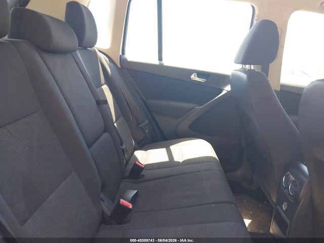 2015 Volkswagen Tiguan S მანქანა იყიდება აუქციონზე, vin: WVGAV7AX3FW524187, აუქციონის ნომერი: 45309743