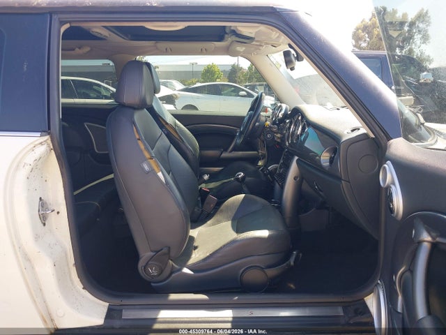 Продаж на аукціоні авто 2006 Mini Cooper S, vin: WMWRE33516TL18604, номер лоту: 45309764