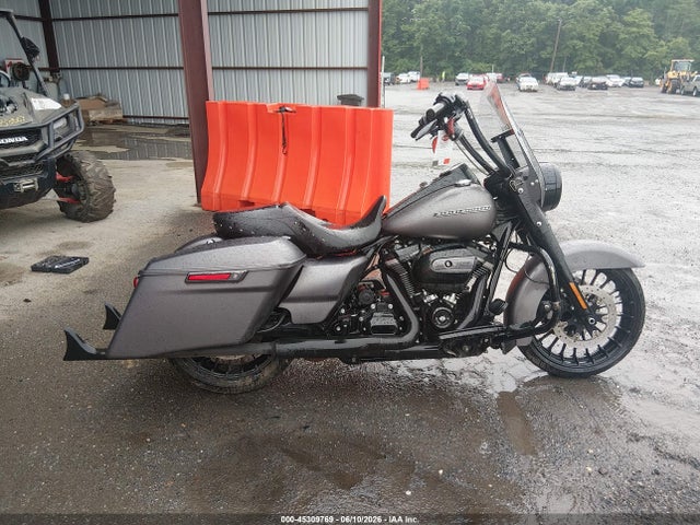 2017 Harley-davidson Flhrxs მანქანა იყიდება აუქციონზე, vin: 1HD1KVC29HB654714, აუქციონის ნომერი: 45309769