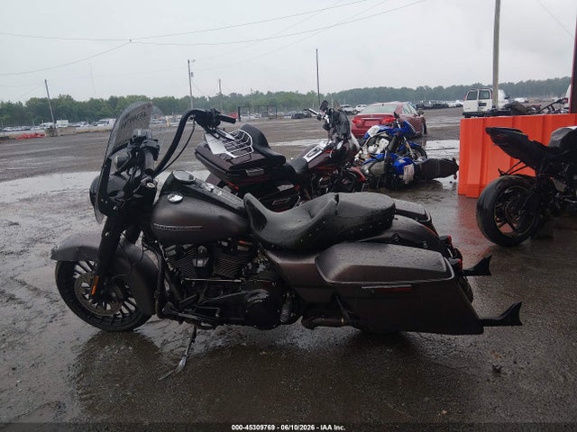 45309769 :رقم المزاد ، 1HD1KVC29HB654714 vin ، 2017 Harley-davidson Flhrxs مزاد بيع