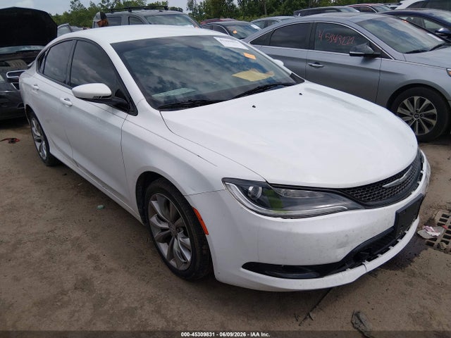 45309831 :رقم المزاد ، 1C3CCCBGXFN705839 vin ، 2015 Chrysler 200 S مزاد بيع