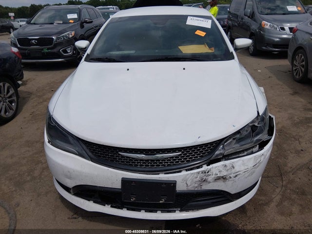 45309831 :رقم المزاد ، 1C3CCCBGXFN705839 vin ، 2015 Chrysler 200 S مزاد بيع