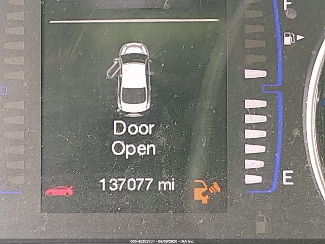 45309831 :رقم المزاد ، 1C3CCCBGXFN705839 vin ، 2015 Chrysler 200 S مزاد بيع
