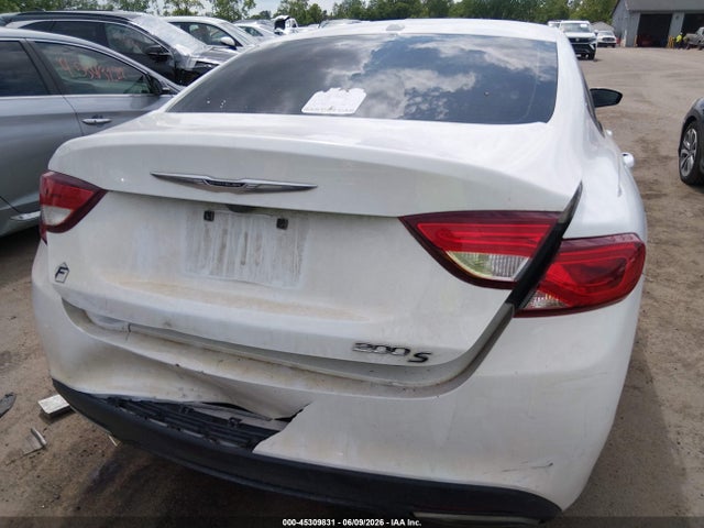 45309831 :رقم المزاد ، 1C3CCCBGXFN705839 vin ، 2015 Chrysler 200 S مزاد بيع