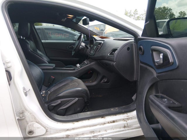 45309831 :رقم المزاد ، 1C3CCCBGXFN705839 vin ، 2015 Chrysler 200 S مزاد بيع