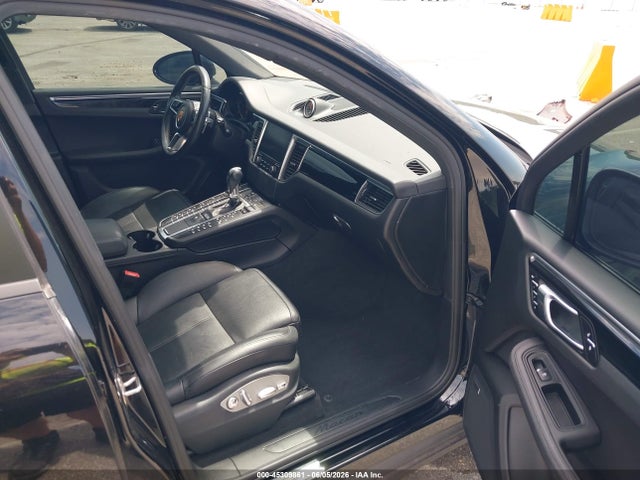 45309861 :رقم المزاد ، WP1AA2A51JLB16880 vin ، 2018 Porsche Macan Sport Edition مزاد بيع