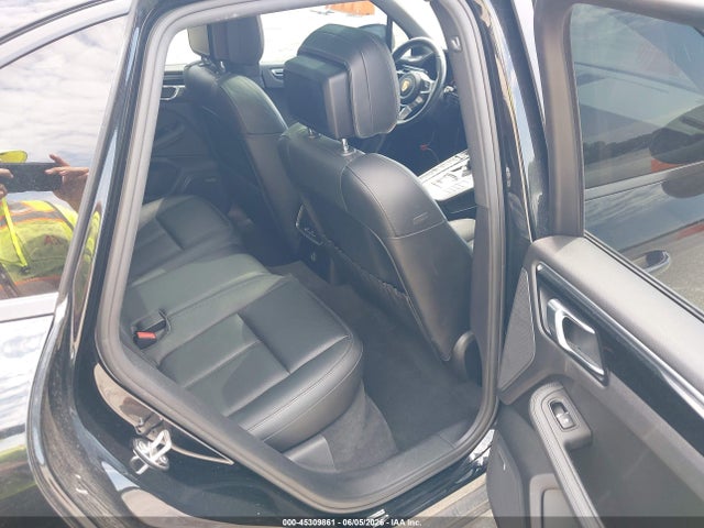 45309861 :رقم المزاد ، WP1AA2A51JLB16880 vin ، 2018 Porsche Macan Sport Edition مزاد بيع