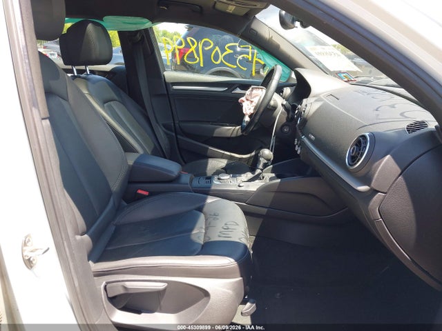45309899 :رقم المزاد ، WAUBFGFF0F1047508 vin ، 2015 Audi A3 2.0t Premium مزاد بيع