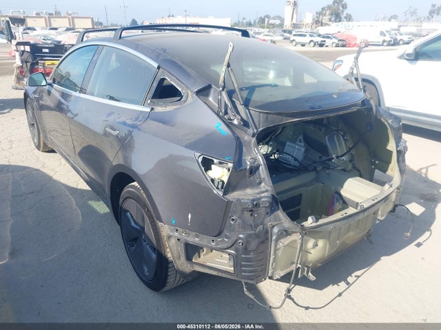 Tesla Model 3 Long Range/mid Range 2018 5YJ3E1EA2JF102098 Image 3