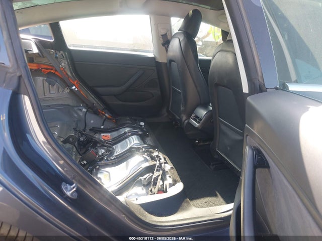 Tesla Model 3 Long Range/mid Range 2018 5YJ3E1EA2JF102098 Image 8