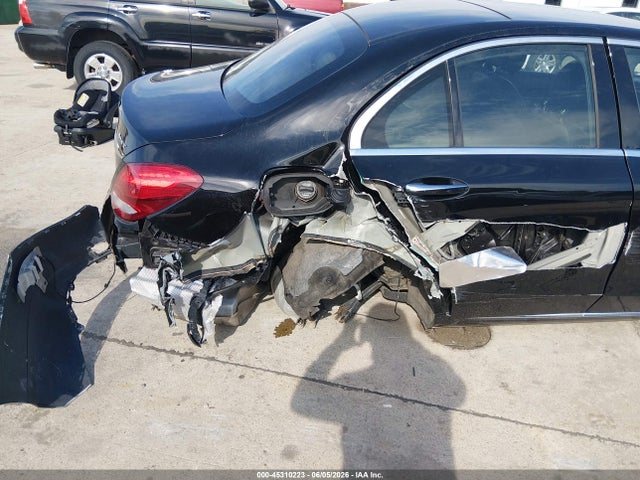 Aukcja sprzedaży 2018 Mercedes-benz C 300 4matic, vin: WDDWF4KB7JR395540, numer aukcji: 45310223