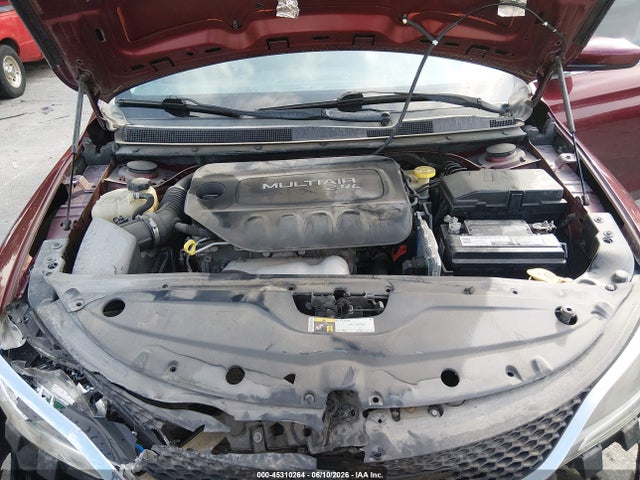 2015 Chrysler 200 Limited მანქანა იყიდება აუქციონზე, vin: 1C3CCCAB0FN698082, აუქციონის ნომერი: 45310264