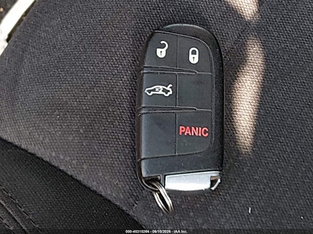2015 Chrysler 200 Limited მანქანა იყიდება აუქციონზე, vin: 1C3CCCAB0FN698082, აუქციონის ნომერი: 45310264