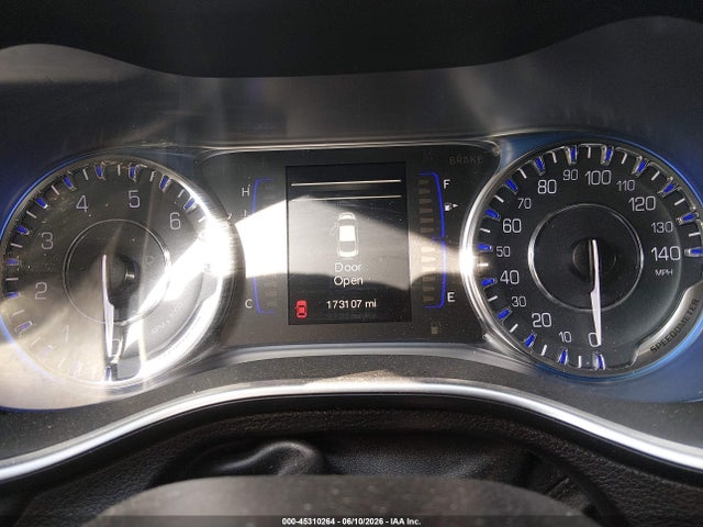 2015 Chrysler 200 Limited მანქანა იყიდება აუქციონზე, vin: 1C3CCCAB0FN698082, აუქციონის ნომერი: 45310264