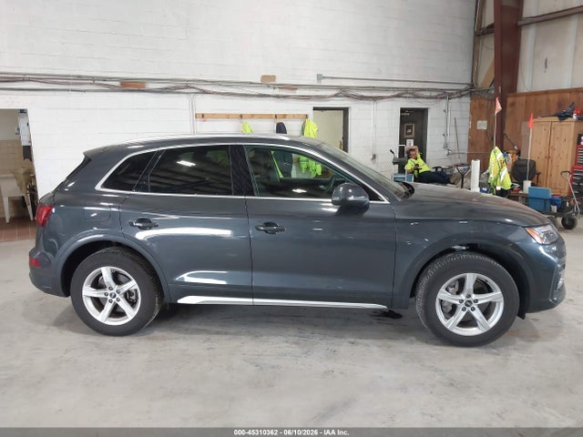 2021 Audi Q5 Premium 45 Tfsi Quattro S Tronic მანქანა იყიდება აუქციონზე, vin: WA1AAAFY4M2031695, აუქციონის ნომერი: 45310362