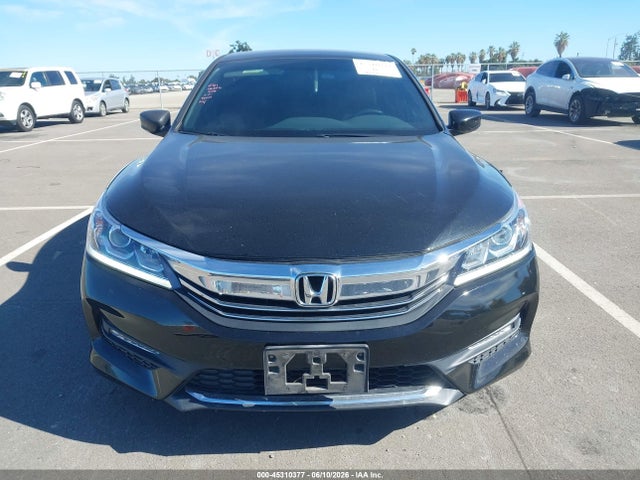 45310377 :رقم المزاد ، 1HGCR2F54HA275072 vin ، 2017 Honda Accord Sport مزاد بيع