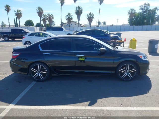 45310377 :رقم المزاد ، 1HGCR2F54HA275072 vin ، 2017 Honda Accord Sport مزاد بيع