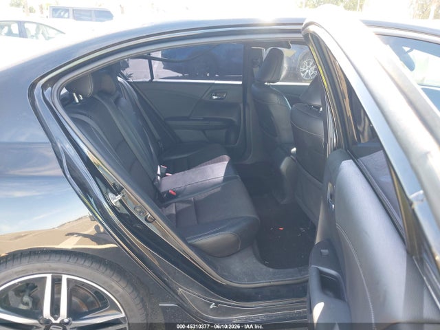 45310377 :رقم المزاد ، 1HGCR2F54HA275072 vin ، 2017 Honda Accord Sport مزاد بيع