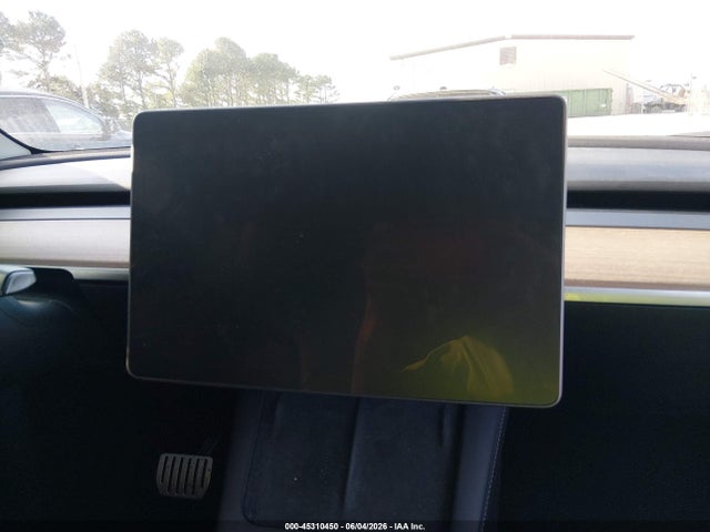 45310450 :رقم المزاد ، 7SAYGDEF7NF310239 vin ، 2022 Tesla Model Y Performance Dual Motor All-wheel Drive مزاد بيع