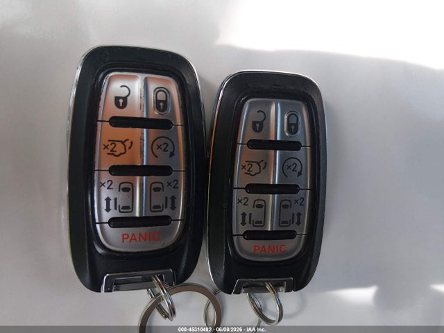 45310482 :رقم المزاد ، 2C4RC1GGXHR804718 vin ، 2017 Chrysler Pacifica Limited مزاد بيع