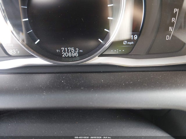 2016 Volvo Xc60 T6 Drive-e Platinum მანქანა იყიდება აუქციონზე, vin: YV449MRM0G2904298, აუქციონის ნომერი: 45310538