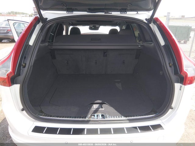 2016 Volvo Xc60 T6 Drive-e Platinum მანქანა იყიდება აუქციონზე, vin: YV449MRM0G2904298, აუქციონის ნომერი: 45310538