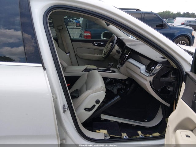45310642 :رقم المزاد ، YV4A22RK5L1441651 vin ، 2020 Volvo Xc60 T6 Momentum مزاد بيع