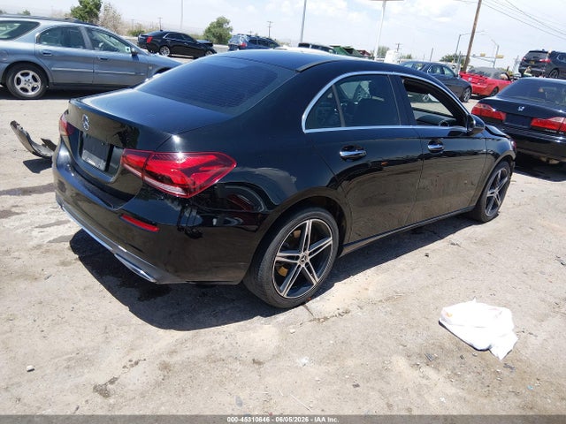 Mercedes-Benz A 220 2019 WDD3G4EB3KW019738 Image 4