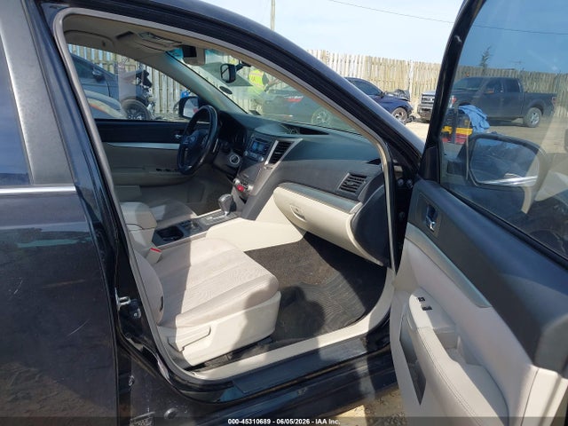 2013 Subaru Legacy 2.5i Premium მანქანა იყიდება აუქციონზე, vin: 4S3BMBC67D3005810, აუქციონის ნომერი: 45310689