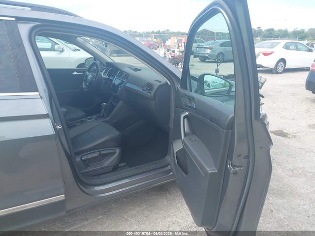 45310704 :رقم المزاد ، 3VV2B7AX0JM151394 vin ، 2018 Volkswagen Tiguan 2.0t Se/2.0t Sel مزاد بيع
