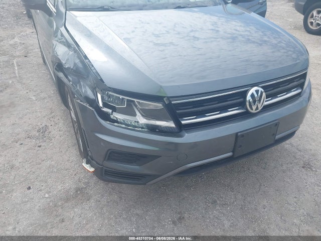 45310704 :رقم المزاد ، 3VV2B7AX0JM151394 vin ، 2018 Volkswagen Tiguan 2.0t Se/2.0t Sel مزاد بيع
