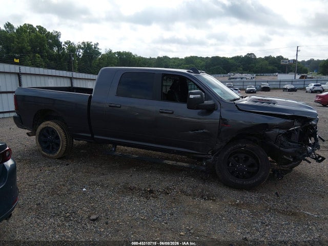 3C6UR5NL4SG517055 RAM 2500 Laramie 4x4 6&#039;4 Box